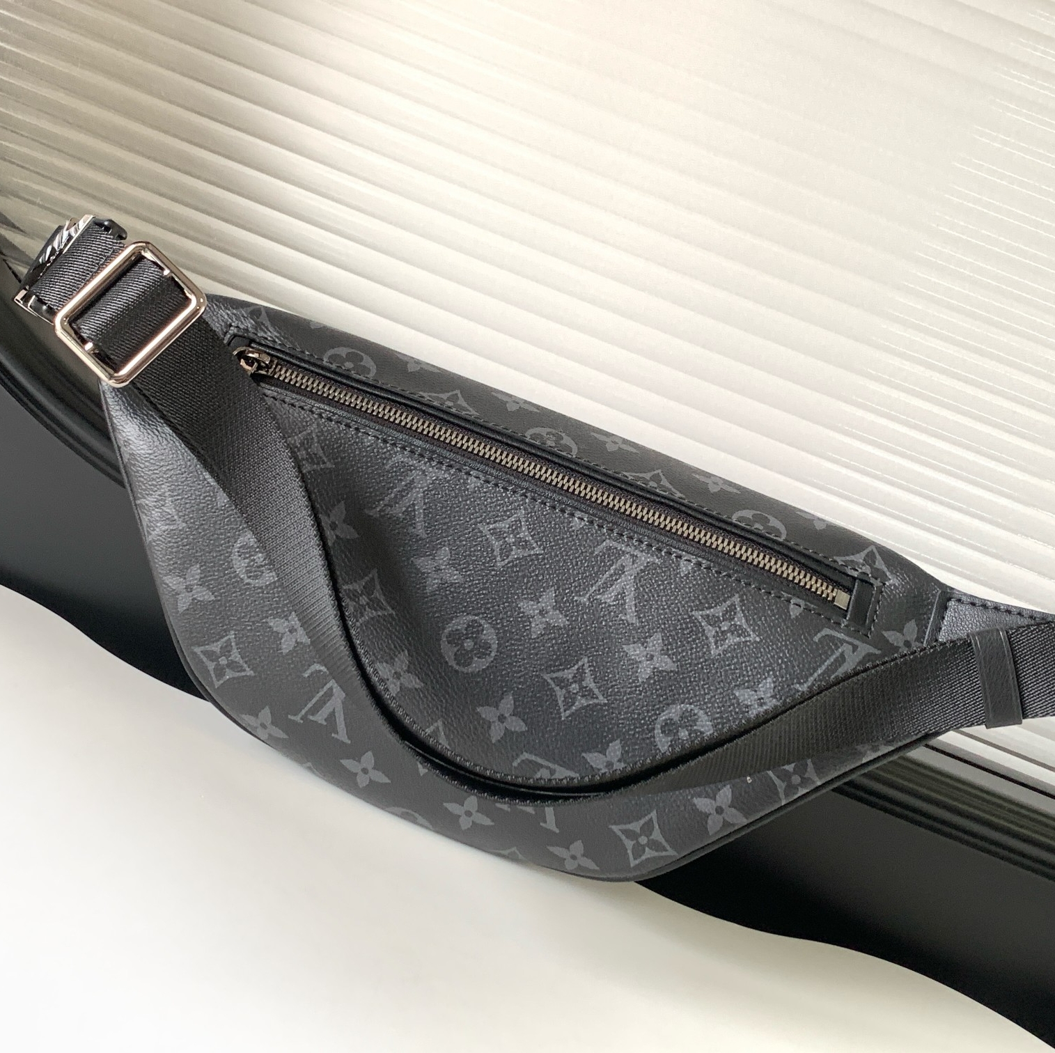 LV Discovery Small Replica Bags Louis Vuitton