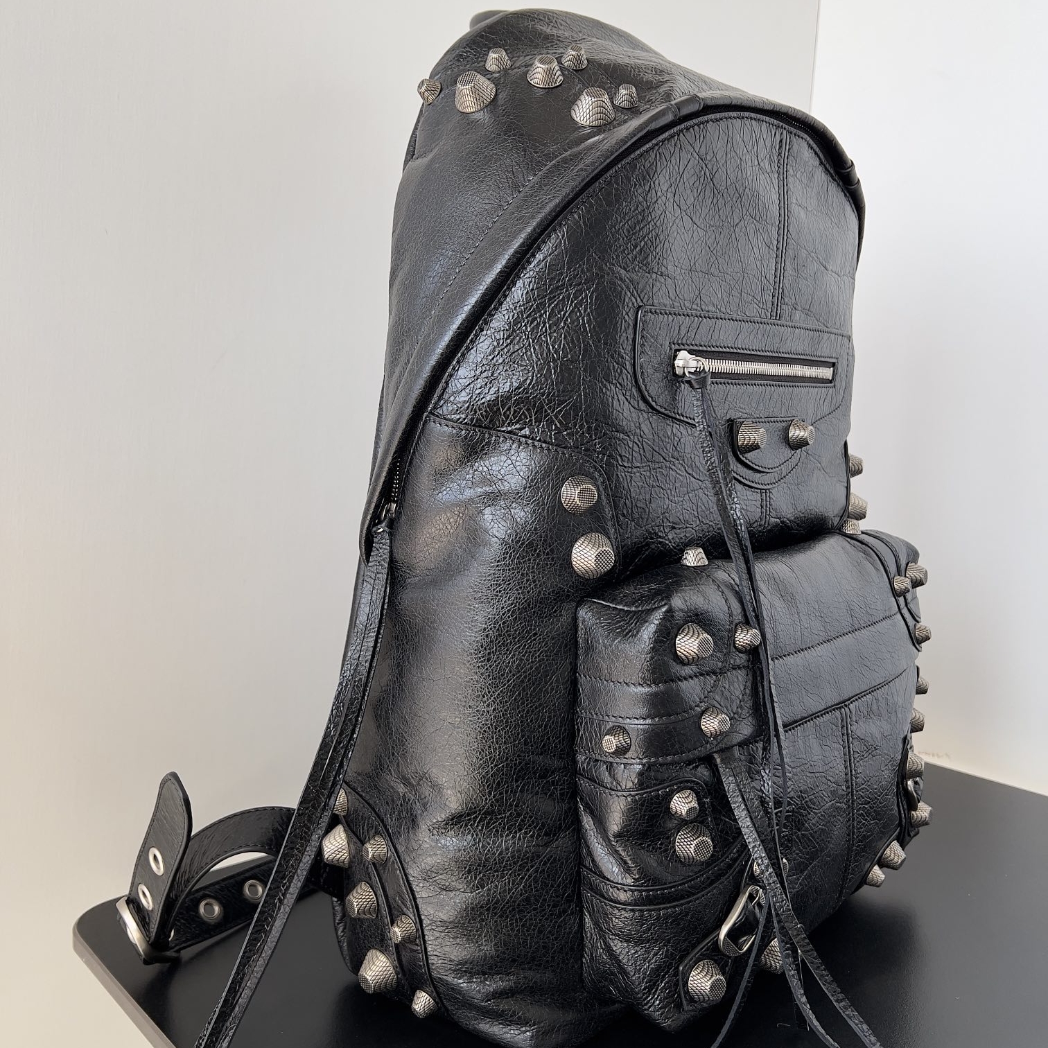 Balenciaga Le Cagole Backpack Medium Sheepskin Replica Bags